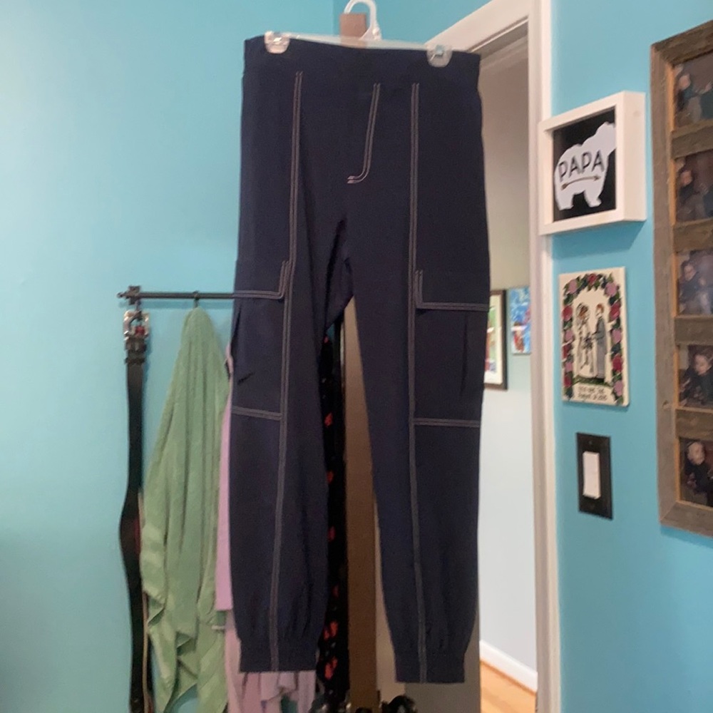Athleta cargo joggers 🏃‍♀️ navy